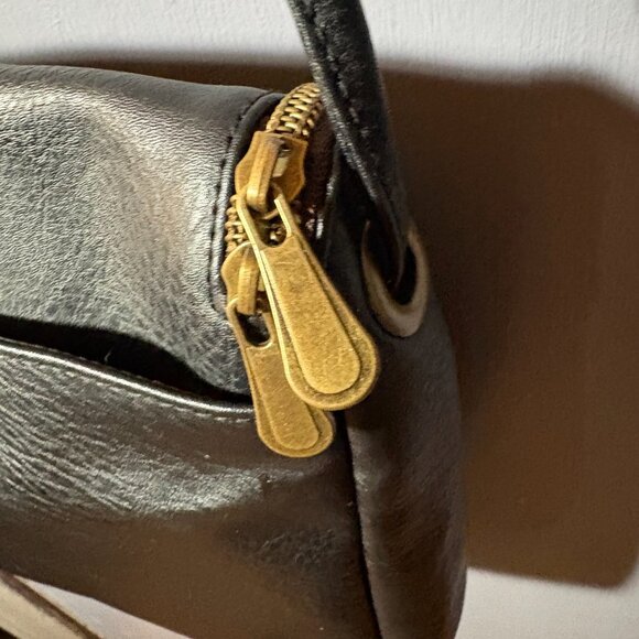 Echo Black Crossbody Bag Zip Top Minimalist Everyday Purse - Picture 6 of 6